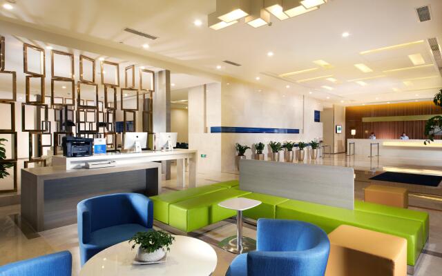 Holiday Inn Express Luoyang City Center, an IHG Hotel