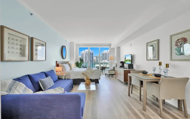 Beautiful Blue Gold Studio Ocean View