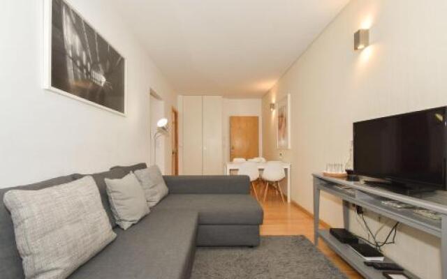 Almada Apartments 468