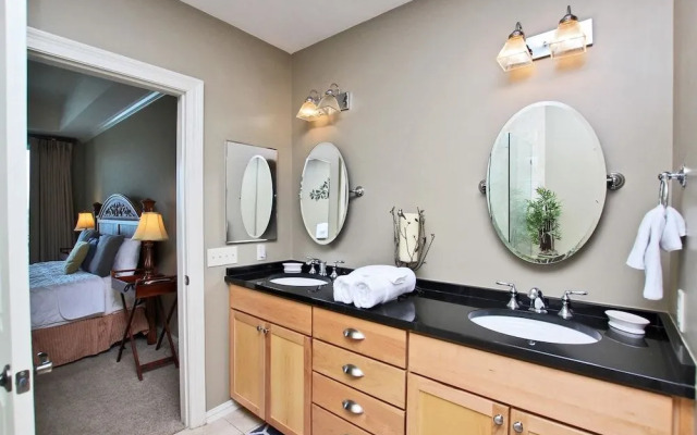 Wharf 412 - 2 Br condo