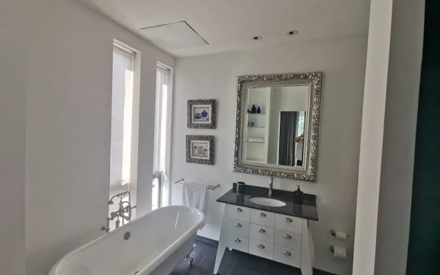 Luxurious Penthouse, Central La Condesa, W/Terrace