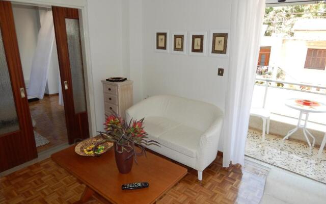 Zira Holiday House