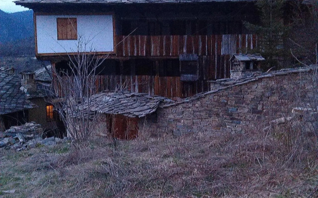 Q.pova house