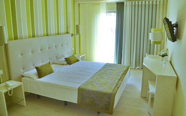 Ouril Hotel Julia