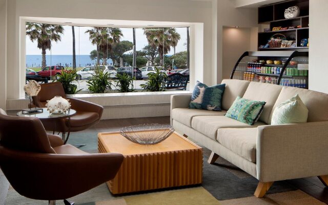 La Jolla Cove Suites