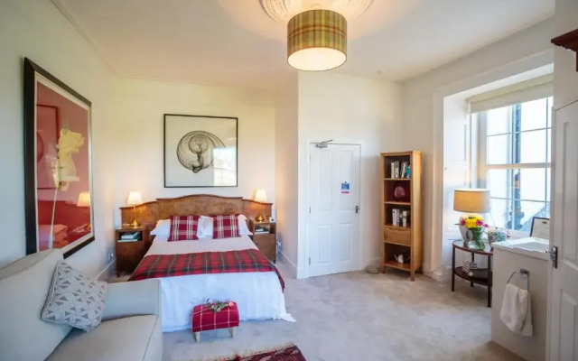 Torrs Warren Country House Hotel