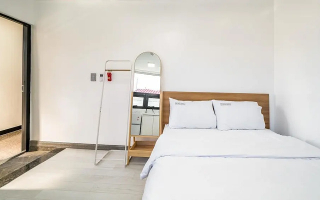 Yeosu Nangmanstay Pension