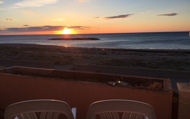Charmant Appart Vue Mer pieds dans l'eau