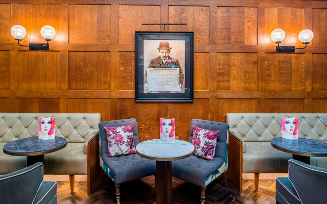 The Dixon, Autograph Collection