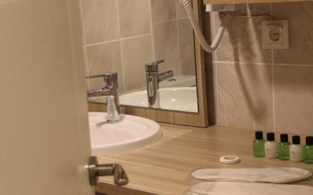 The White Points Suites & Studios Tuyap