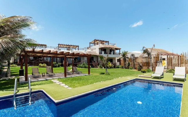 ISLA MUJERES MAYAKITA LUXURY VILLA with ROOFTOP JACUZZI