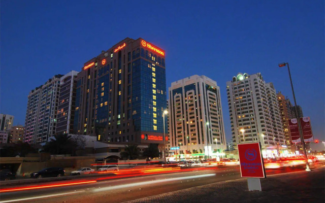 Отель Sheraton Khalidiya