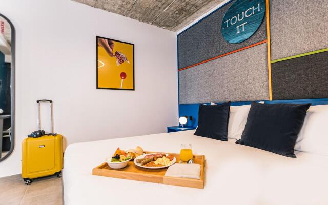 IKYK Hotel - IK Collection