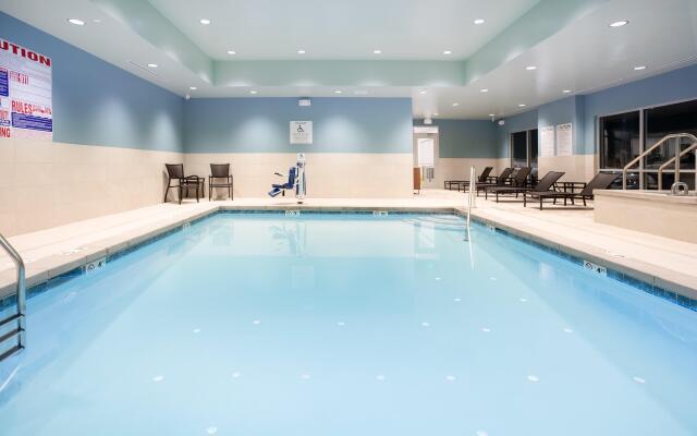 Holiday Inn Express & Suites Ely by IHG