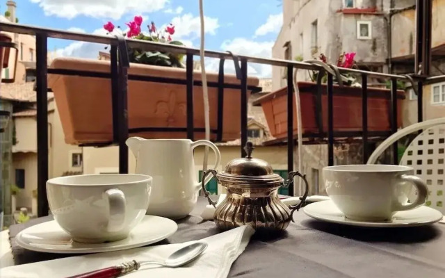 Wonderful Apartment With Balcony In Piazza Margana