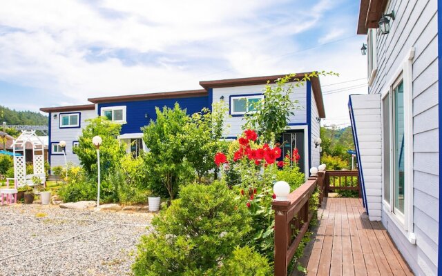 Yangyang River Pension