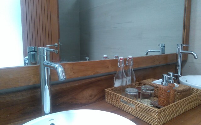 Gili Sands Hotel & Bar