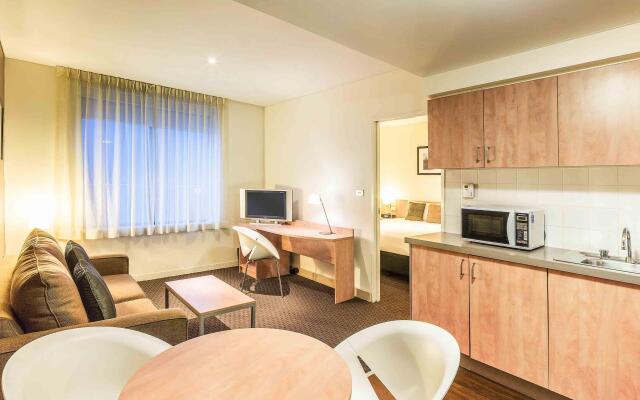 ibis Melbourne Hotel and Apartments