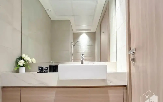 Elegant Studio With Balcony on the Riviera Dubai