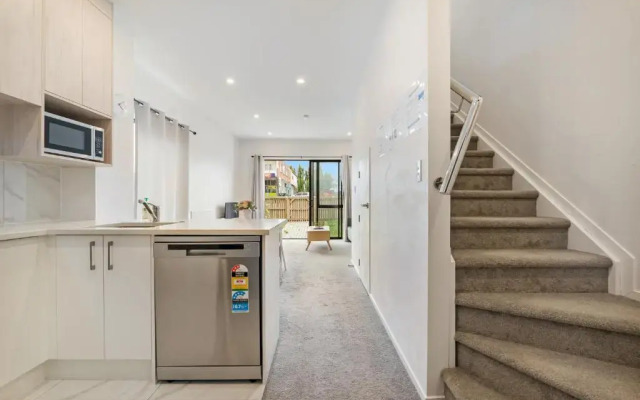 Cozy Brand New Townhouse 10