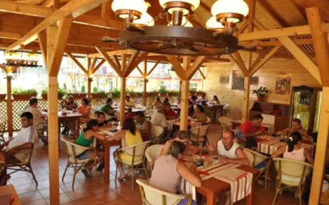 Hotel & Restaurant Valul Magic