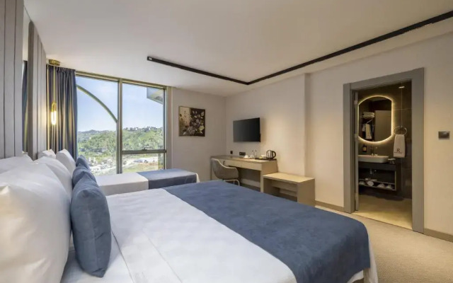 Rossi Luxury Hotel