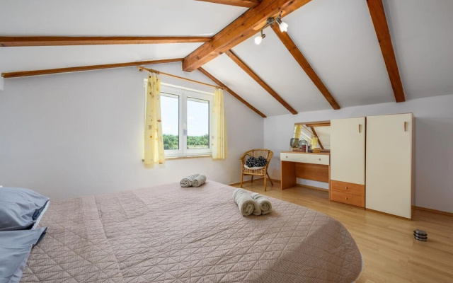 Amazing Home in Porec With Wifi and 2 Bedrooms - Hotel in Porec - Photo 2