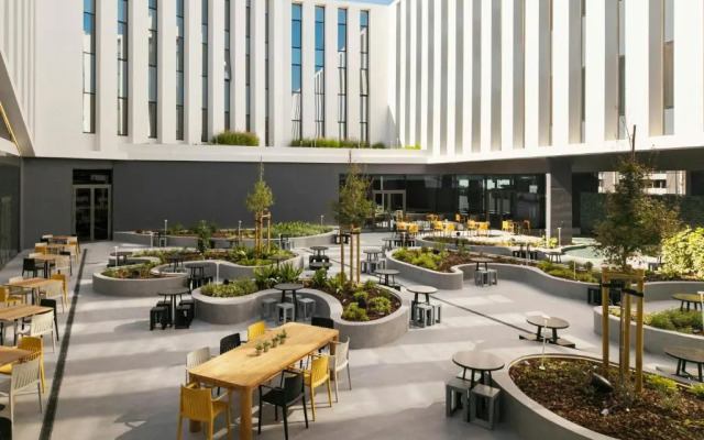 Moxy Alfragide Lisboa