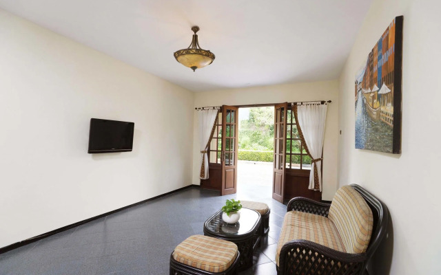 Royal Hotel and Villa Batu