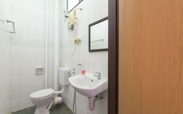 OYO 1093 Ali's Motel