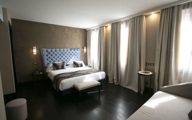 Venice Times Hotel