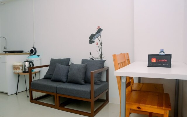 Cozy Living 2BR Apartment at Bassura City near Mall