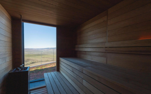 Winery & Design hotel ROXANICH
