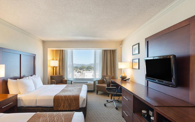 Comfort Inn by the Bay