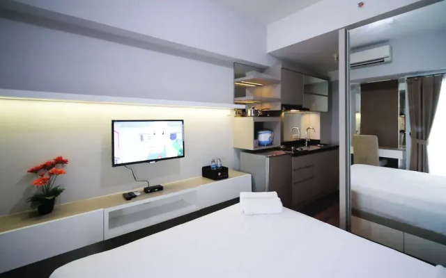 Homey and Simple Studio at Tanglin Supermall Mansion Apartment