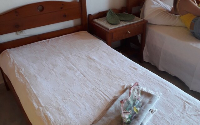 Costas Inn