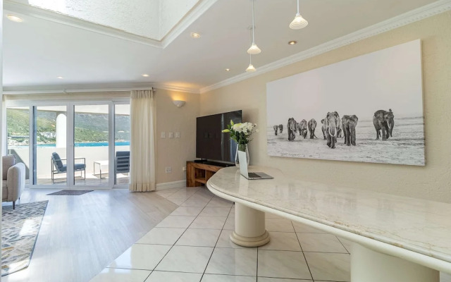 3 Bedroom Apartment - Beach Club