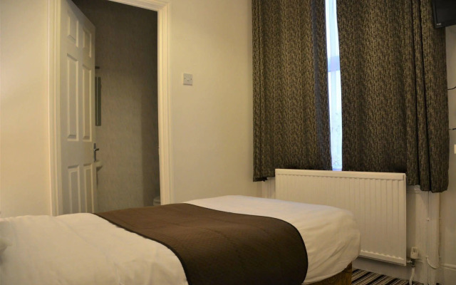 Crown Lodge Guest House