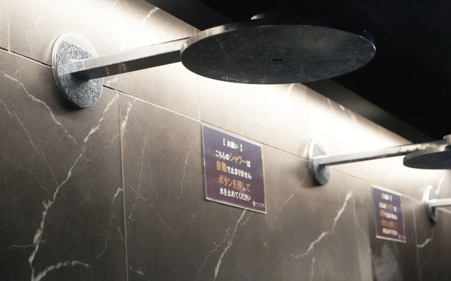 Rembrandt Cabin and Spa Shimbashi - Caters to Men