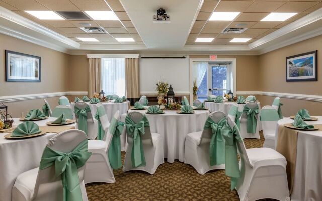 Comfort Inn & Suites