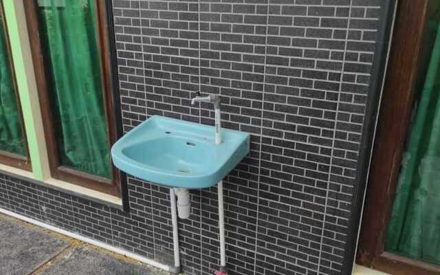 RedDoorz near RSUD Kebumen 2