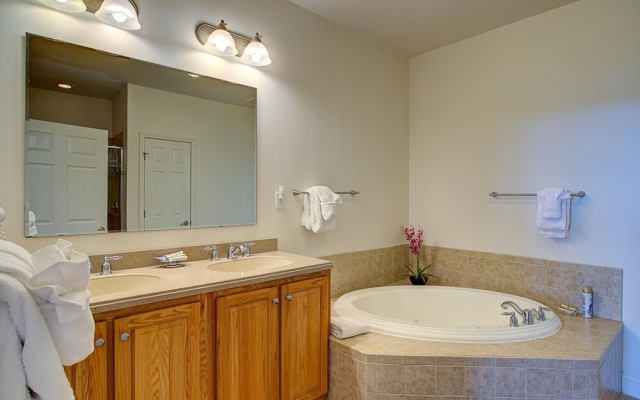 VCI - Klonteska Condominiums #D1