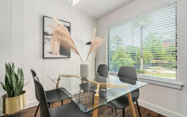 Abode Houston - Norfolk