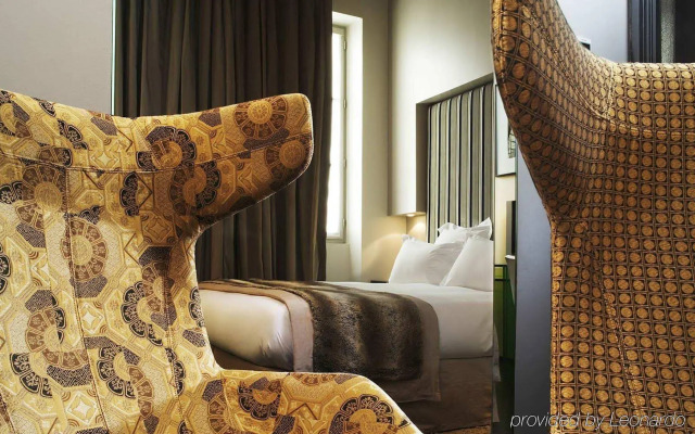 Hôtel du Petit Moulin, Haute Couture hotel by Lacroix