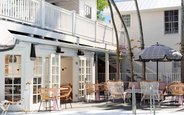 Lighthouse Hotel - Key West Historic Inns