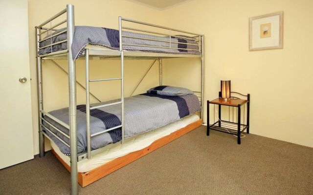 Bay Parklands, Unit 29,2 Gowrie Avenue