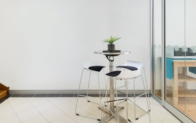 Studio 64 Oyster Bay Modern