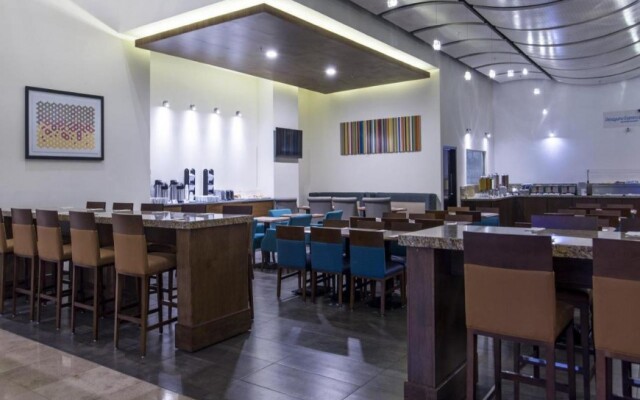 Holiday Inn Express Guadalajara Autónoma