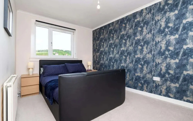 3 Bed House-free Parking