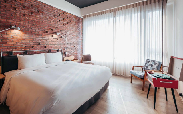 U.I.J Hotel & Hostel